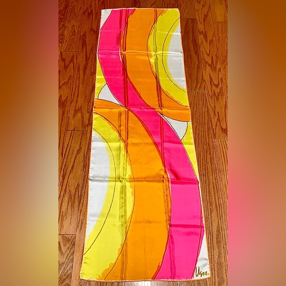 Vintage 1970s VERA NEUMANN Hand Rolled All Silk 44” x 15” Scarf Wrap Kerchief - Picture 1 of 16